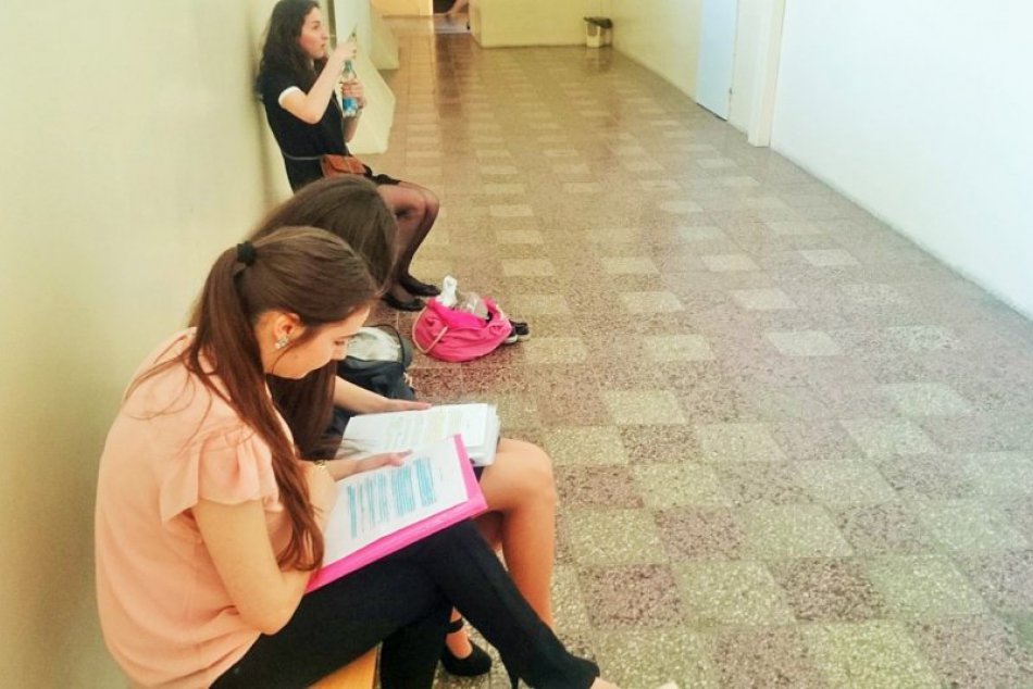 Ilustračný obrázok k článku Ako dopadli skúšky dospelosti v Košickom okrese: Výsledky externých maturít škola po škole