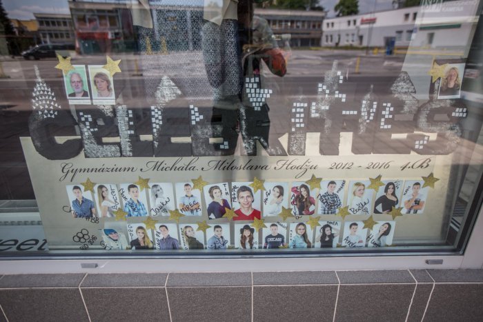 Ilustračný obrázok k článku Mikulášski študenti a ich tablá: Jedni stavili na originalitu, iní lepili fotky na poslednú chvíľu FOTO