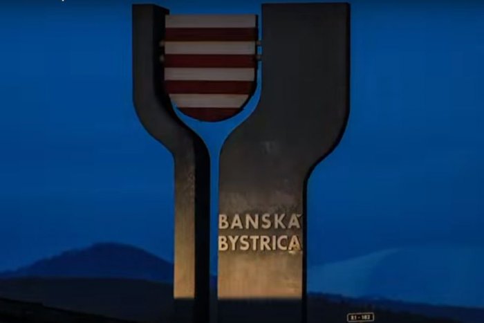 Ilustračný obrázok k článku Vstupy do Bystrice prešli zmenami. Vodičov vítajú vynovené brány