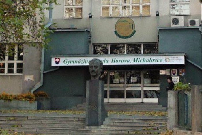 Ilustračný obrázok k článku Maturity sú v plnom prúde aj na michalovskom gymnáziu: Riaditeľ študentom radí, jedna vec, ktorá vám pomôže!