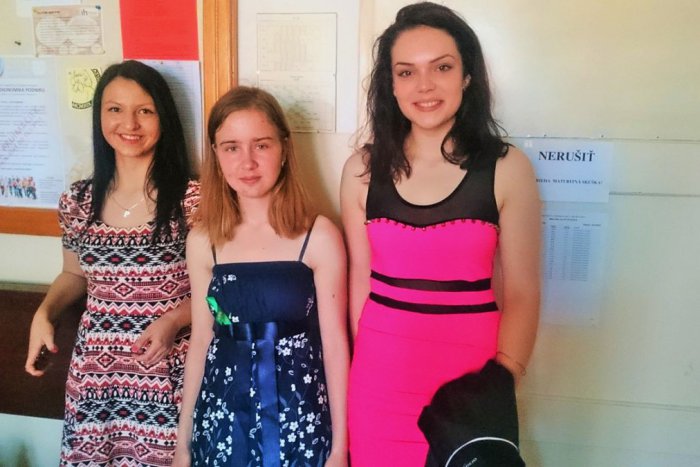 Ilustračný obrázok k článku Boli sme pri tom: Reportáž z maturít na gymnáziu Konštantínova. Strach, obavy aj úsmev na perách