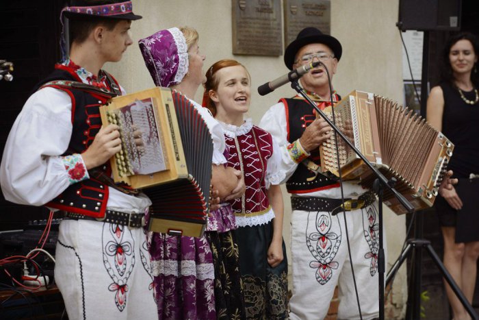 Ilustračný obrázok k článku Po roku sa vracajú: Blížia sa obľúbené Folklórne slávnosti pri Pelúsku