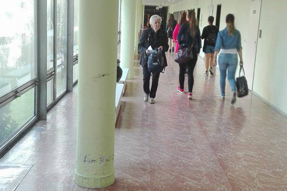 Ilustračný obrázok k článku Vo viacerých bratislavských nemocniciach platí pre chrípku zákaz návštev