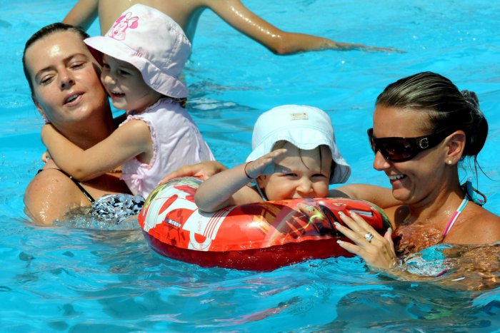 Ilustračný obrázok k článku Pre bratislavské kúpaliská sa začala sezóna, teplota vody je nad 20 stupňov Celzia