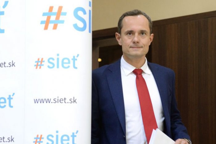 Ilustračný obrázok k článku Žiadne prekvapenie. Procházka chce šéfovať strane Sieť aj naďalej