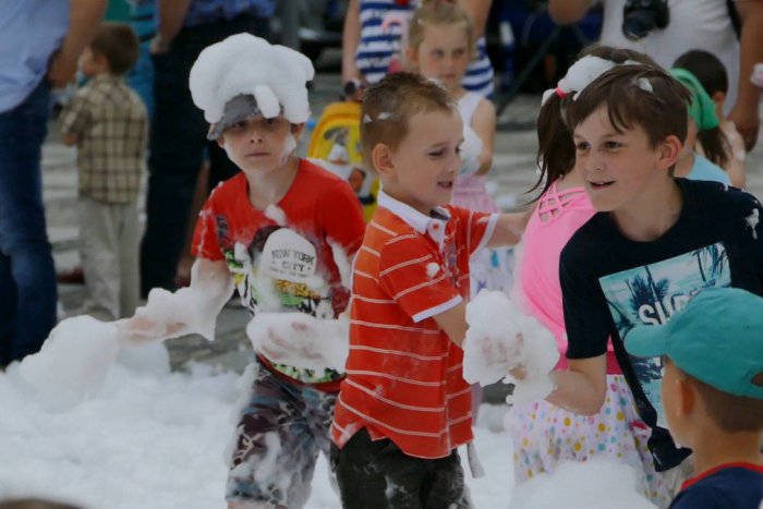Ilustračný obrázok k článku Deň rodiny v Liptovskom Mikuláši: Stovky ľudí na námestí si užili bohatý program, FOTO