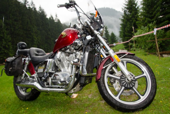 Ilustračný obrázok k článku V Čutkovskej doline sa ozývalo dunenie mašín