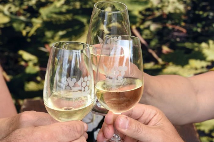 Ilustračný obrázok k článku RANNÁ ŠTVORKA: Máte dobrých susedov? Dnes je dôvod, prečo ich navštíviť!