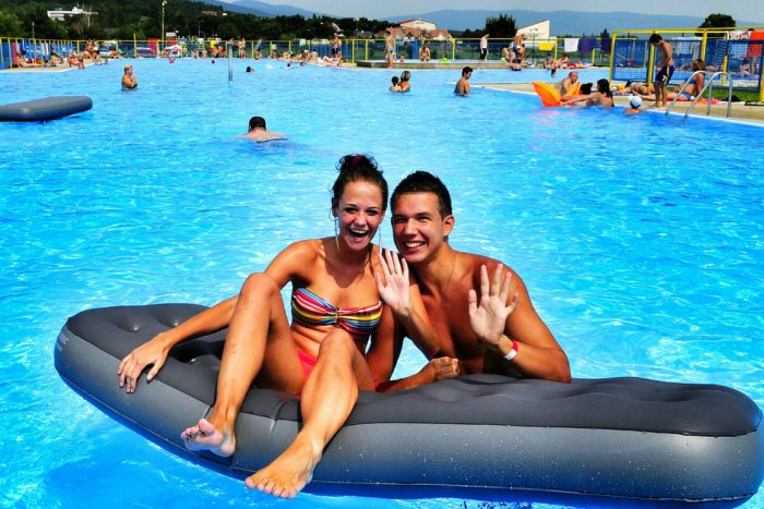 Ilustračný obrázok k článku Vyhnianske kúpalisko otvorilo sezónu: Láka aj na novinky