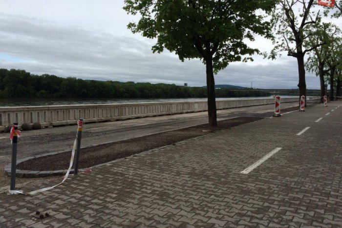 Ilustračný obrázok k článku Vynovená Dunajská promenáda má slúžiť všetkým. Mesto hľadá spoločné riešenie, prvoradá je bezpečnosť