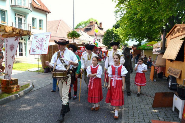 Ilustračný obrázok k článku Tradičné jedlá aj ľudová veselica. Pri Bystrici sa chystá Petropavlovský jarmok