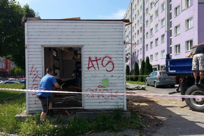 Ilustračný obrázok k článku Rozbitý stánok už Petržalčanov nestraší