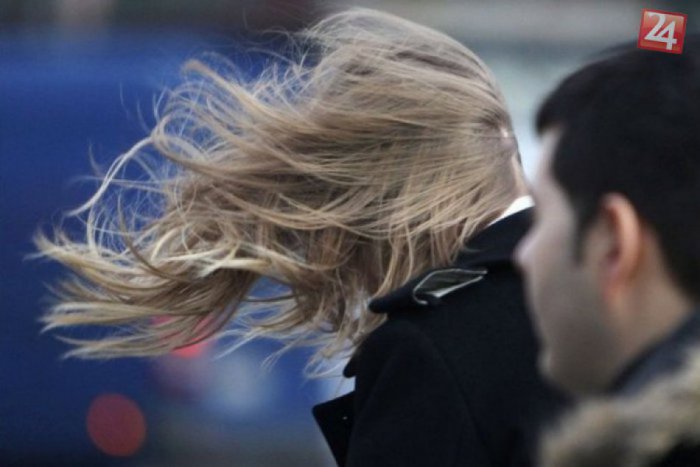 Ilustračný obrázok k článku Odborníci varujú náš okres: Potrápi nás vetrisko, pozrite časy!