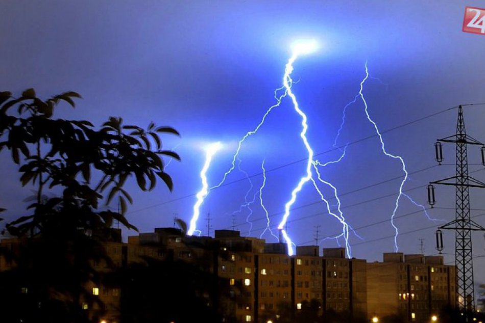 Ilustračný obrázok k článku Víkend v Brezne v znamení búrok. Rátajte s krúpami aj vetrom s rýchlosťou 85 km/h!