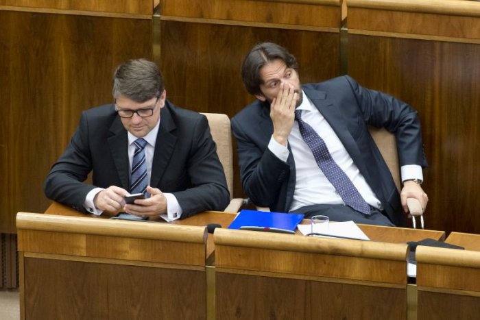 Ilustračný obrázok k článku Opozícia žiada Kaliňákovu hlavu. Fico jej odkazuje, že je frustrovaná a plná nenávisti