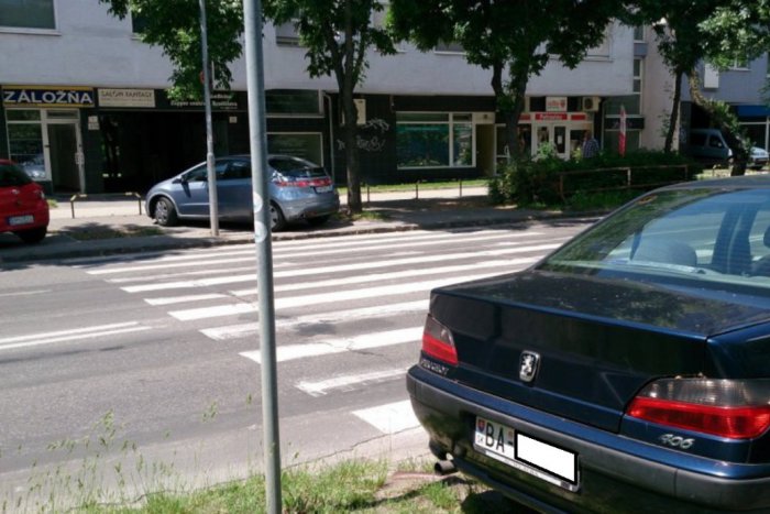 Ilustračný obrázok k článku Ružinovský priechod nie je jediným v Bratislave, ktorý spôsobuje chodcom problémy