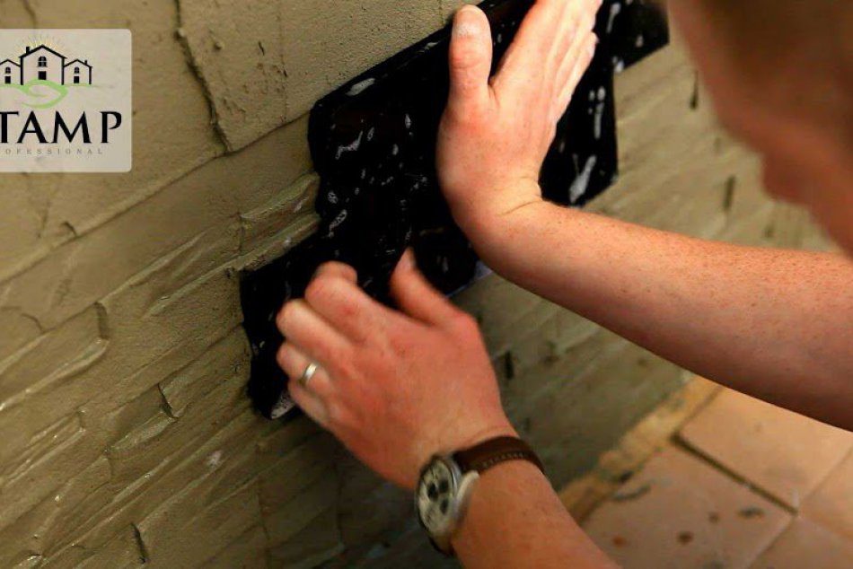 Ilustračný obrázok k článku HIT INTERNETU: Vyrazte si sami obklad priamo na fasáde – extrémne lacno! + darček