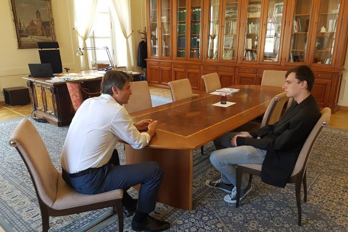 Ilustračný obrázok k článku Primátor sa stretol so „sprejerom“, ktorého chytila polícia na Kamennom námestí