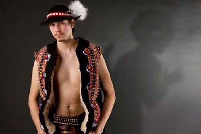 Ilustračný obrázok k článku Michalovský hudobník Kristián Dufinec: Napísať futbalovú hymnu bola pre našu kapelu obrovská výzva