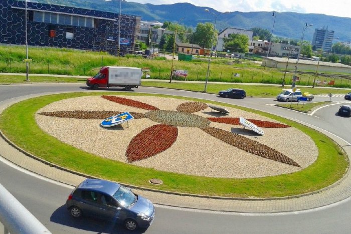 Ilustračný obrázok k článku Na stole je už pripravená zmluva o spolupráci: Stane sa novým partnerom Humenného mesto v Rusku?