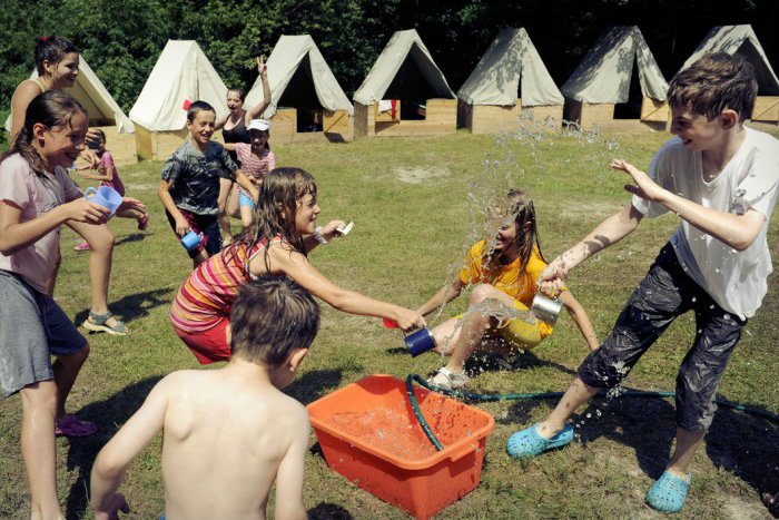 Ilustračný obrázok k článku Čo s deťmi cez leto: PREHĽAD letných táborov v regióne s termínmi aj cenami