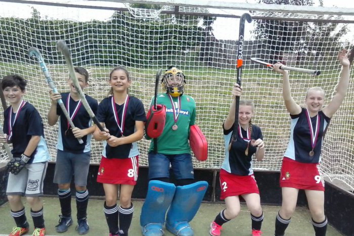 Ilustračný obrázok k článku Ide im karta: Zlatomoraveckí pozemní hokejisti majú na konte ďalší úspech