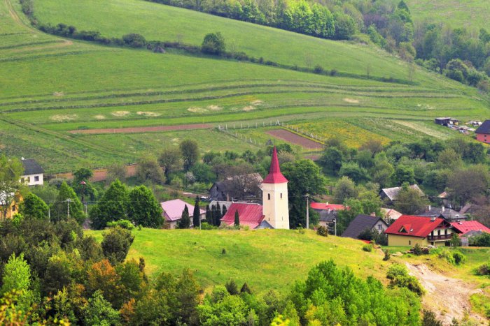 Ilustračný obrázok k článku Dar prírody na nezaplatenie neďaleko Prešova: Ľudia si čapujú tekutý poklad! FOTO