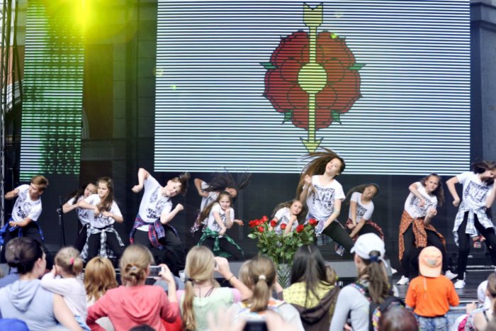 Ilustračný obrázok k článku Spomienka na jubilejný jarmok: Koľko ľudí ho navštívilo?