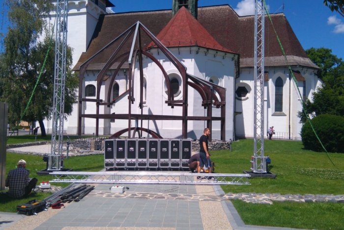 Ilustračný obrázok k článku Fanúšikovia futbalu, zbystrite pozornosť. Čo vyrastá priamo vo zvolenskej Fun zóne?