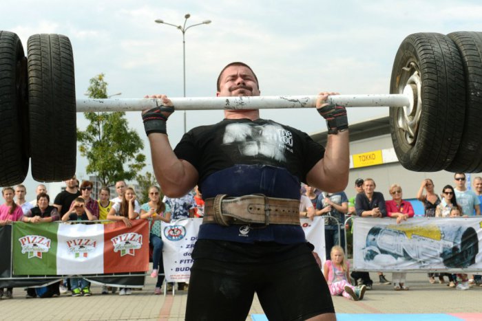 Ilustračný obrázok k článku Na námestí bude svalov ako nikdy predtým. Do Bystrice mieria najsilnejší muži Slovenska