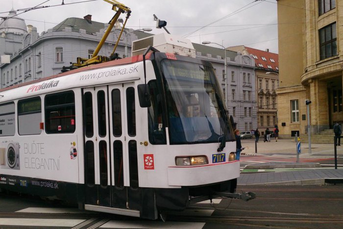 Ilustračný obrázok k článku Električky sa vrátili na Štúrovú! S náhradnou X13 sa lúčime