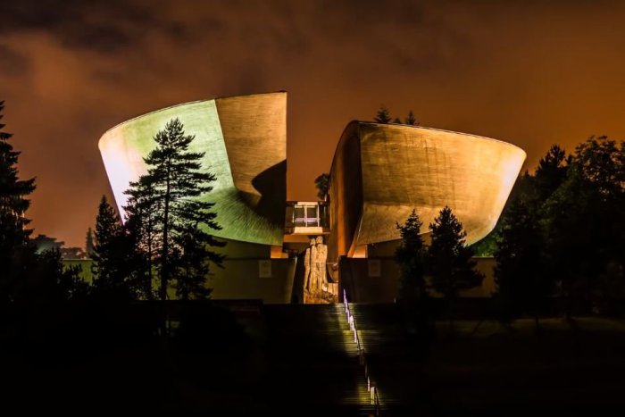 Ilustračný obrázok k článku Úchvatné hyperlapse VIDEÁ z Bystrice. Zábery dominánt mesta, aké sa len tak nevidia