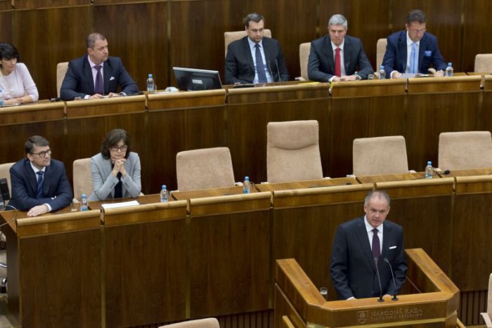 Ilustračný obrázok k článku Prezident Andrej Kiska:  Podpísal zmenu ústavy umožňujúcu rušiť amnestie