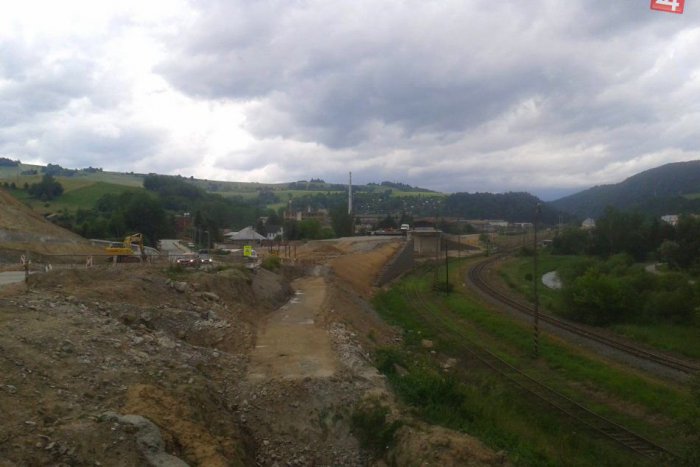 Ilustračný obrázok k článku FOTO: Dokončenie breznianskeho obchvatu sa posúva. Nový termín aj obmedzenia!