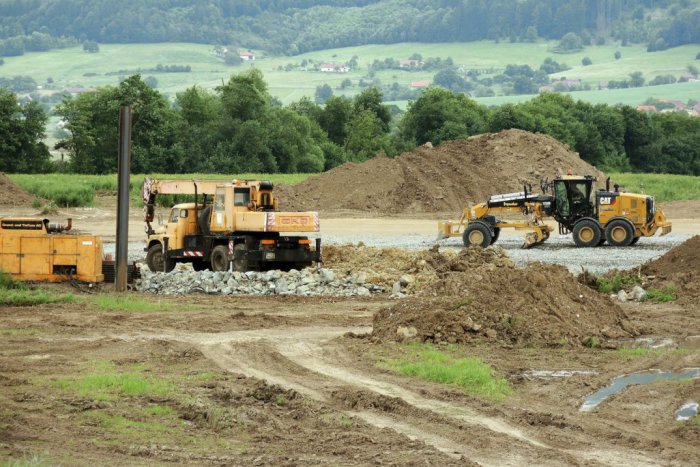 Ilustračný obrázok k článku Rýchlostná cesta R2 v lučeneckom regióne chýba: Negatívne ovplyvňuje populáciu