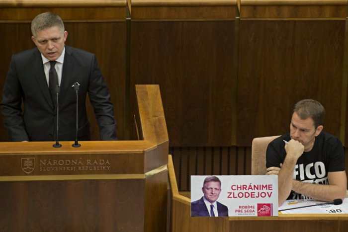 Ilustračný obrázok k článku Matovič má vraj dôkazy, že Bašternák si kúpil oboch Robkov zo Smeru. Fico podáva trestné oznámenie