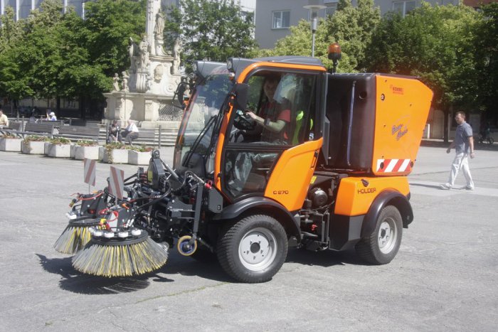 Ilustračný obrázok k článku Mesto získalo multifunkčné komunálne vozidlo: Na čo bude slúžiť?