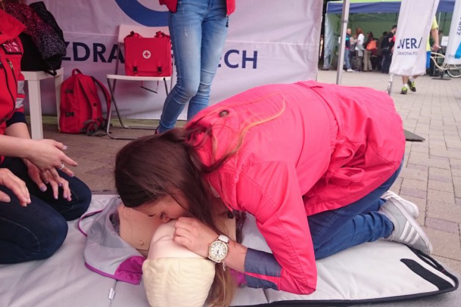 Ilustračný obrázok k článku Dokážeme zachrániť ľudský život? Skúšali to študenti z popradského nového gympla