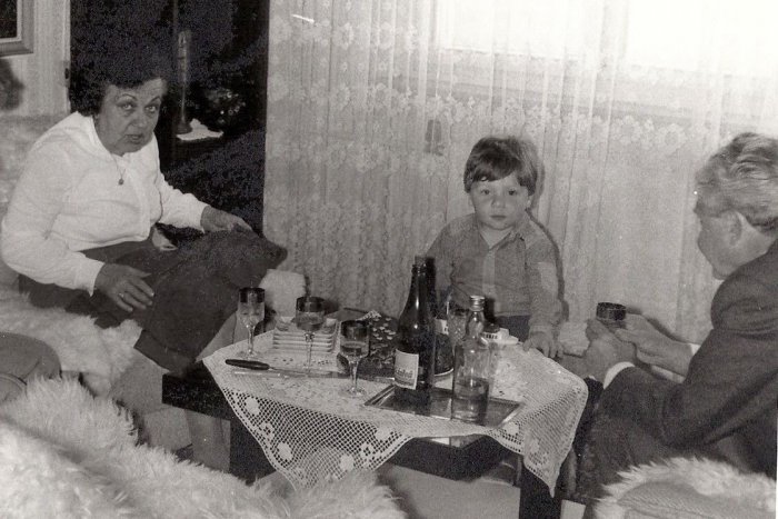 Ilustračný obrázok k článku SERIÁL: Bystrickí poslanci v detstve. Kto je chlapček so zamysleným pohľadom?