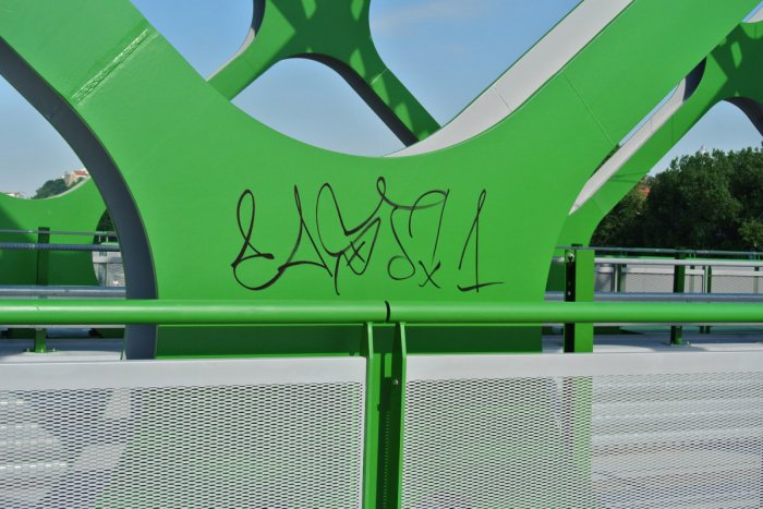 Ilustračný obrázok k článku OBRAZOM: Vyčíňanie pseudoumelcov v Bratislave nemá konca