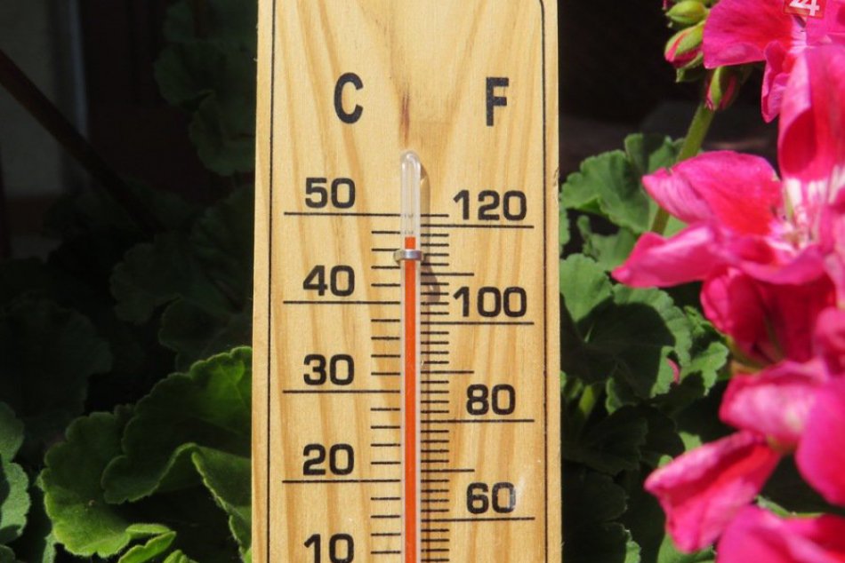 Ilustračný obrázok k článku Tomu sa povie hic: Michalovčania ukázali, akú horúčavu namerali na teplomeroch, FOTO