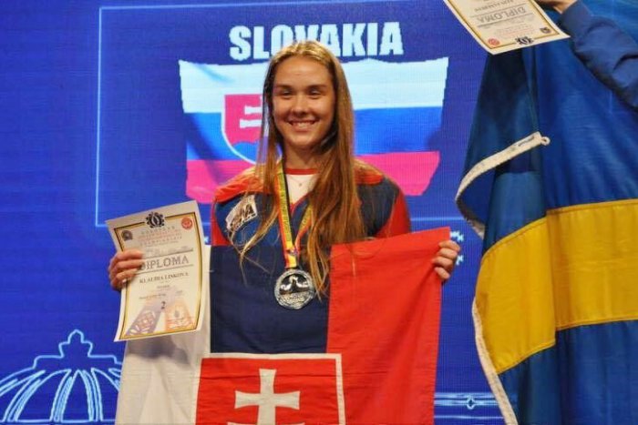 Ilustračný obrázok k článku Parádny úspech Prešovčanky Klaudie: Z ME v pretláčaní rukou priniesla striebro!