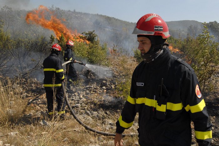 Ilustračný obrázok k článku V horúcich letných dňoch hrozia požiare suchých trávnatých plôch