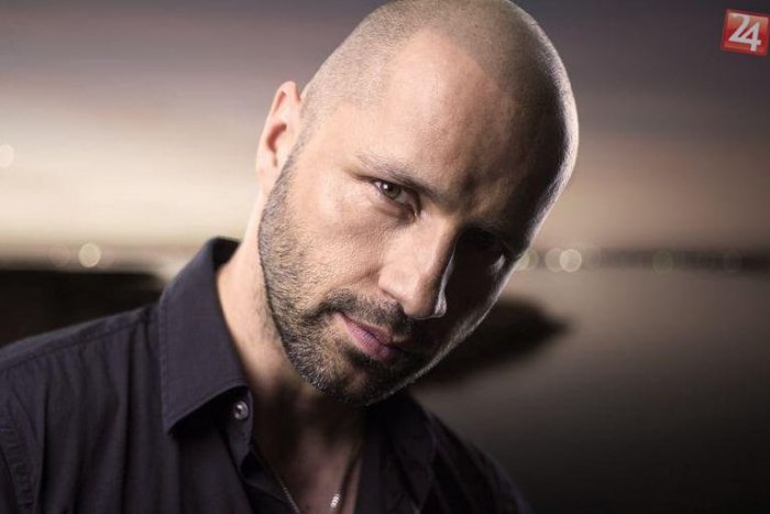 Ilustračný obrázok k článku Svetové hity v podaní Roba Opatovského: Vo Zvolene vypukne hudobný ošiaľ