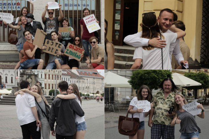 Ilustračný obrázok k článku FOTO: Bystricu zaplnili vrúcne objatia. Ušli sa viceprimátorovi aj Elvisovi