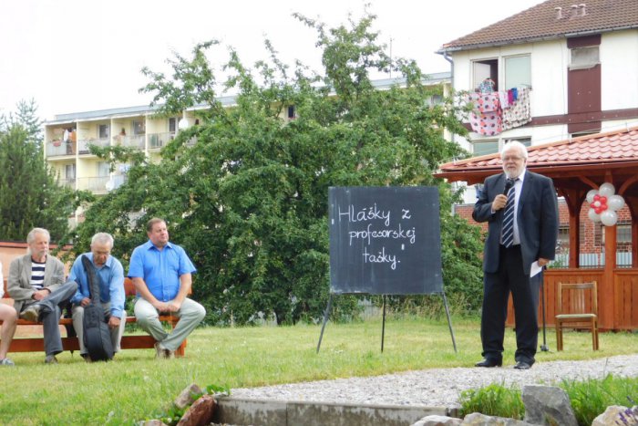 Ilustračný obrázok k článku Učiteľka ich zbierala 10 rokov a sú parádne: Výber hlášok z gymnázia v Spišskej!