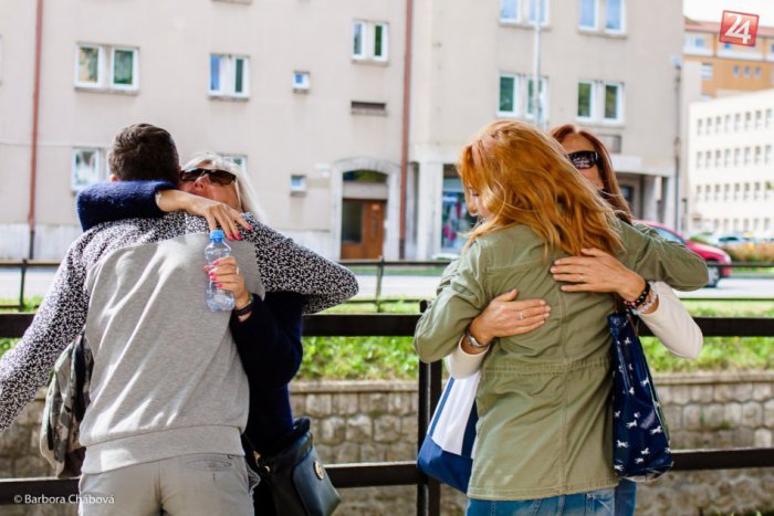 Ilustračný obrázok k článku Objatie má čarovnú moc: Od pondelka sa môžete objímať s dobrovoľníkmi