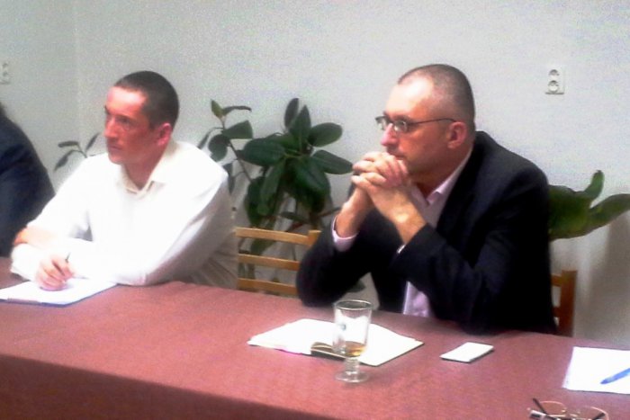 Ilustračný obrázok k článku Prvé neoficiálne výsledky: Pestún mal tesným rozdielom poraziť Kollára