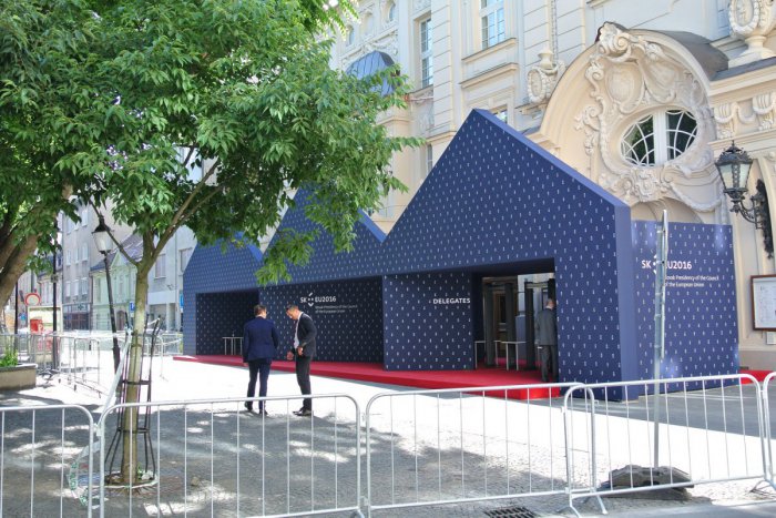 Ilustračný obrázok k článku Z bývalej opachy pred Redutou je symbol, ktorý spojil Slovensko s Európskou úniou