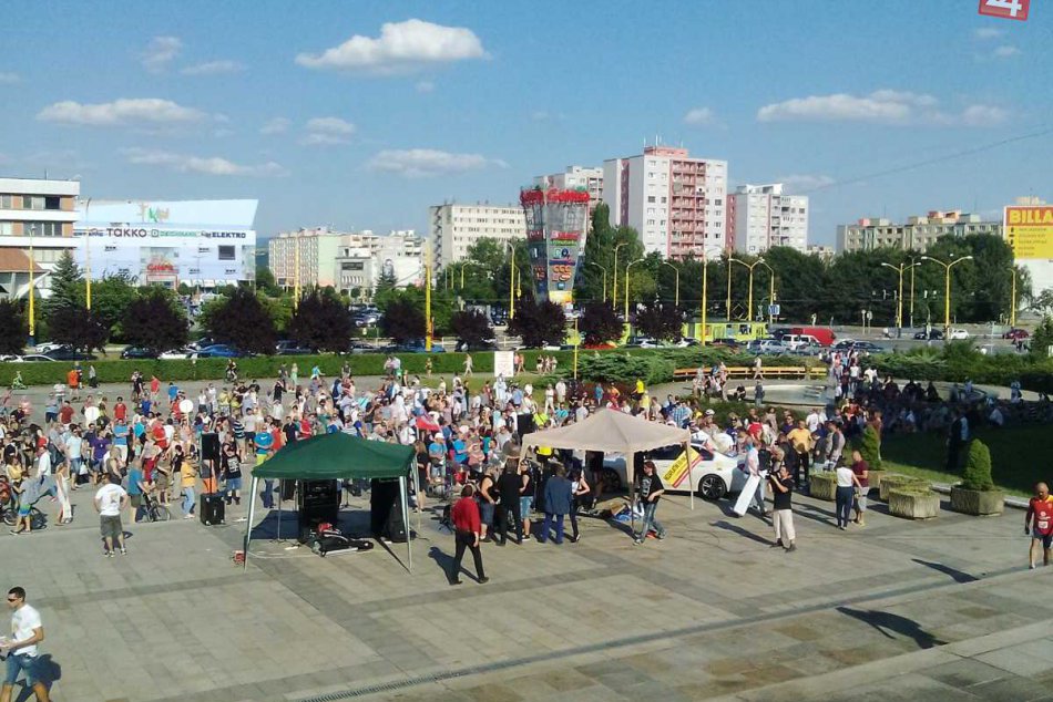 Ilustračný obrázok k článku Rokovanie zastupiteľstva sprístupní magistrát cez veľkoplošnú obrazovku